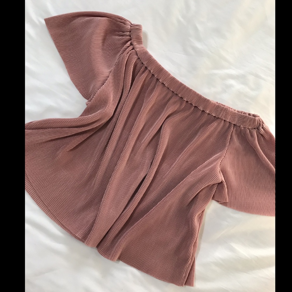 Off shoulder shirt